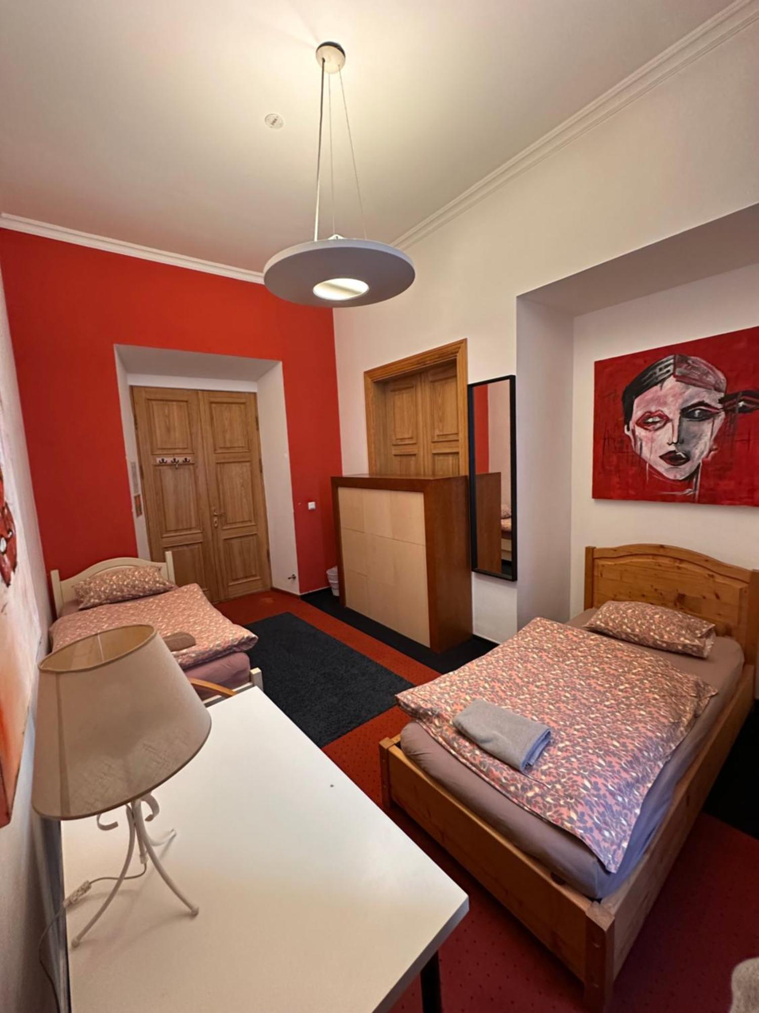 וילנה 25 Hours Hostel מראה חיצוני תמונה